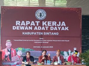 GH Bala Bupati Sintang Terpilih Menjadi Narasumber Pada Raker DAD Sintang