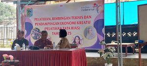 Selama 3 Hari, Disporapar Sintang Gelar Pelatihan Tata Rias Khusus Ibu-Ibu